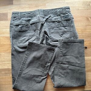 G.H. Bass & Co. Men's  Brownish Cargo Pants 34 X 30